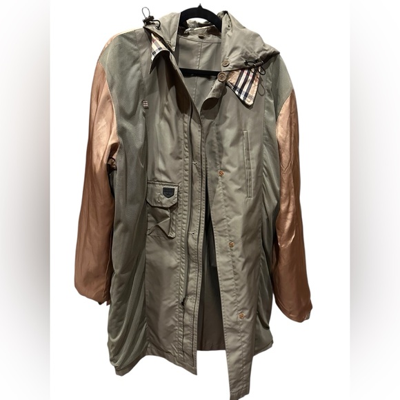 Burberry Men's Classic Beige Trench Coat size M - Picture 7 of 16